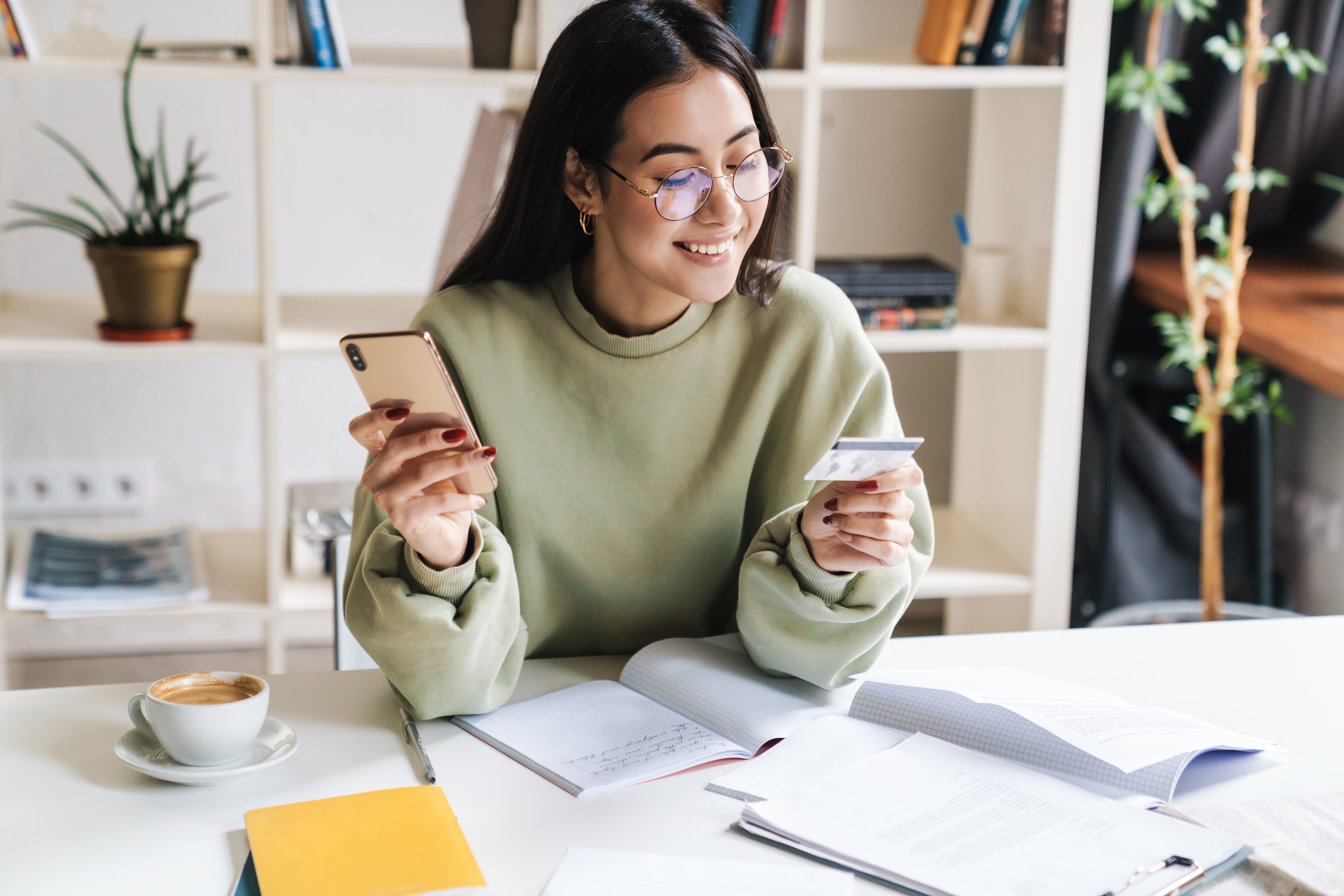 How to Build Credit as a College Student