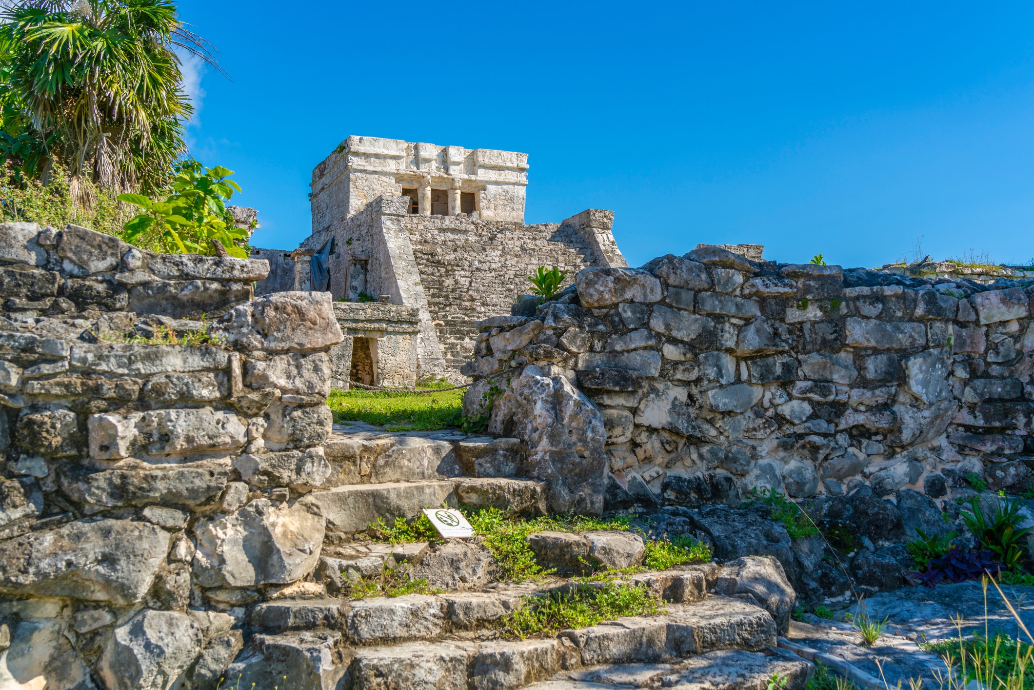 Mayan ruins on the coast of Tulum.
