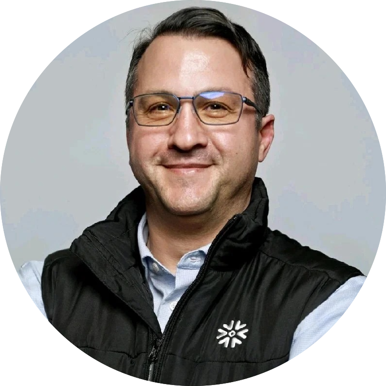 Daniel Sandler headshot